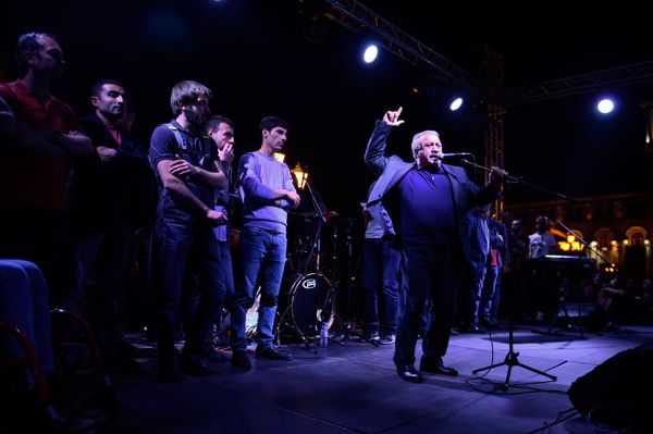 ԱԺ նախագահ Սասուն Միքայելյանը հանրահավաքի ժամանակ - Sputnik Արմենիա