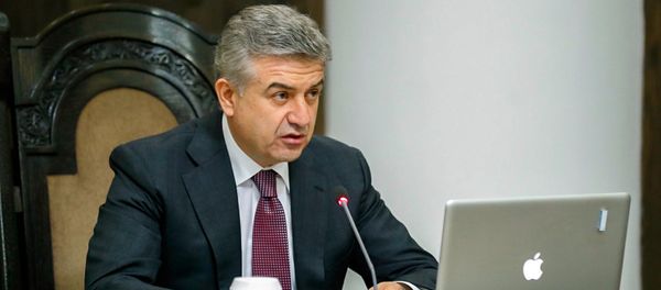 Врио Премьер-министра Армении Карен Карапетян на заседании Правительства (26 апреля 2018). Ереван Врио Премьер-министра Армении Карен Карапетян на заседании Правительства (26 апреля 2018). Ереван - Sputnik Армения