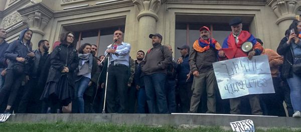 Никол Пашинян на площади Вардананц (27 апреля 2018). Гюмри Никол Пашинян на площади Вардананц (27 апреля 2018). Гюмри - Sputnik Армения