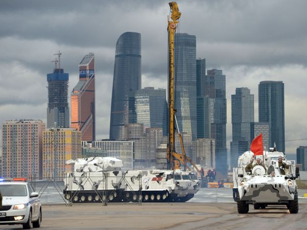 Арктический комплекс ПВО Тор-М2ДТ на базе вездехода ДТ-30 перед началом репетиции военного парада на Красной площади, посвященного 73-й годовщине Победы в Великой Отечественной войне - Sputnik Армения