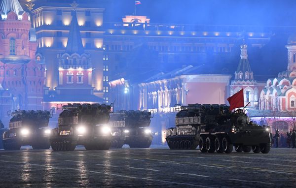 Зенитно-ракетные комплексы БУК-М2 на репетиции военного парада на Красной площади, посвященного 73-й годовщине Победы в Великой Отечественной войне - Sputnik Армения