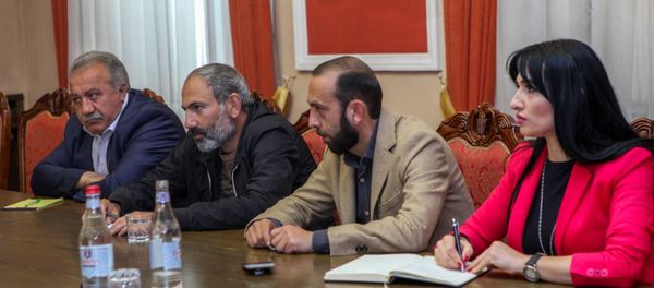 Встреча парламентской делегации РФ и фракции Елк Встреча парламентской делегации РФ и фракции Елк - Sputnik Армения