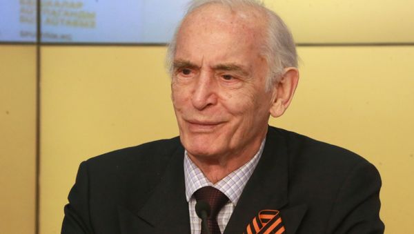 Народный артист СССР, сопредседатель Общероссийского общественного гражданско-патриотического движения Бессмертный полк России Василий Лановой - Sputnik Армения