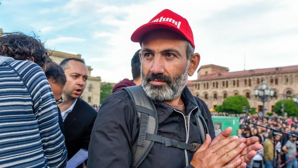 Никол Пашинян перед митингом на площади Республики (29 апреля 2018). Еревaн - Sputnik Армения