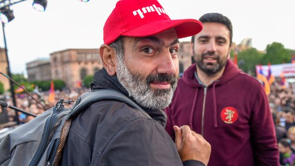 Никол Пашинян перед митингом на площади Республики (29 апреля 2018). Еревaн - Sputnik Армения