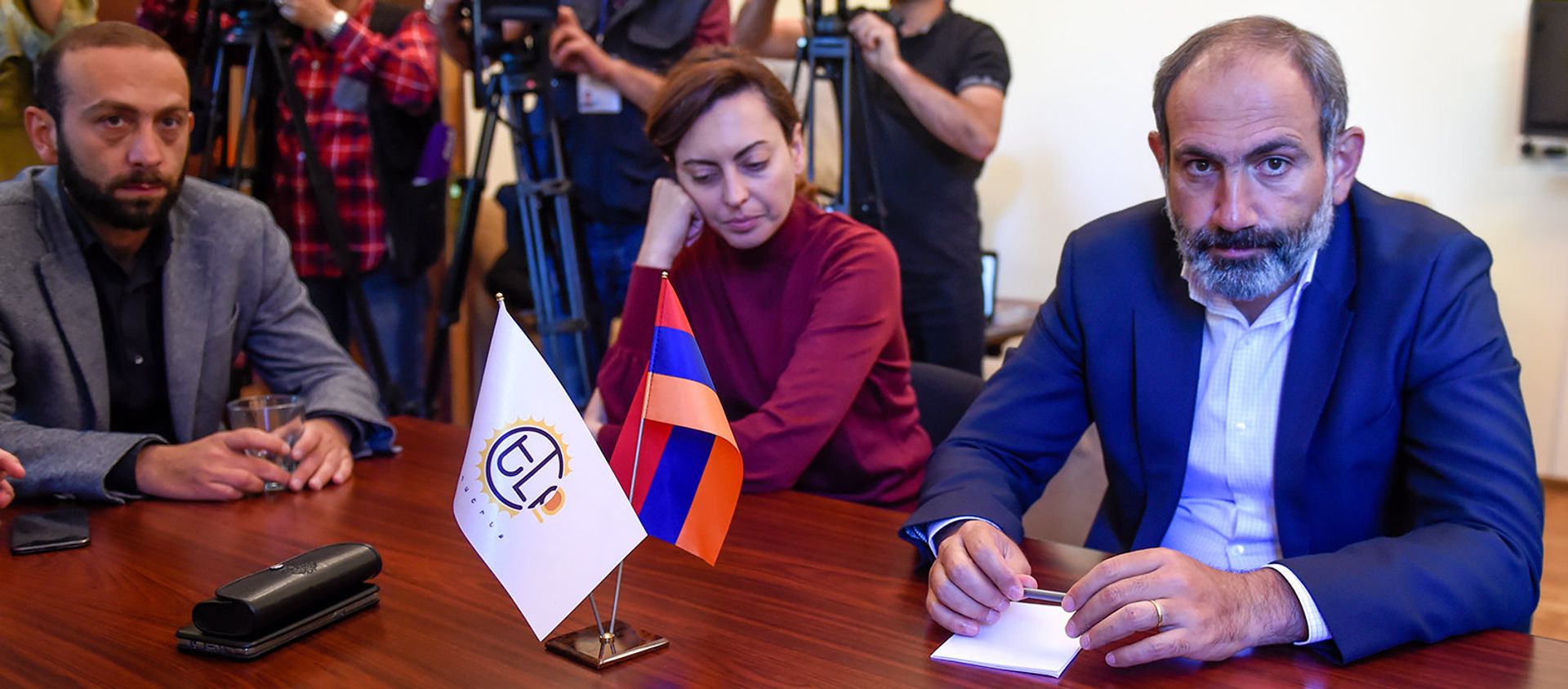 Депутаты оппозиционной фракции Елк в НС (30 апреля 2018). Еревaн - Sputnik Армения, 1920, 08.07.2021