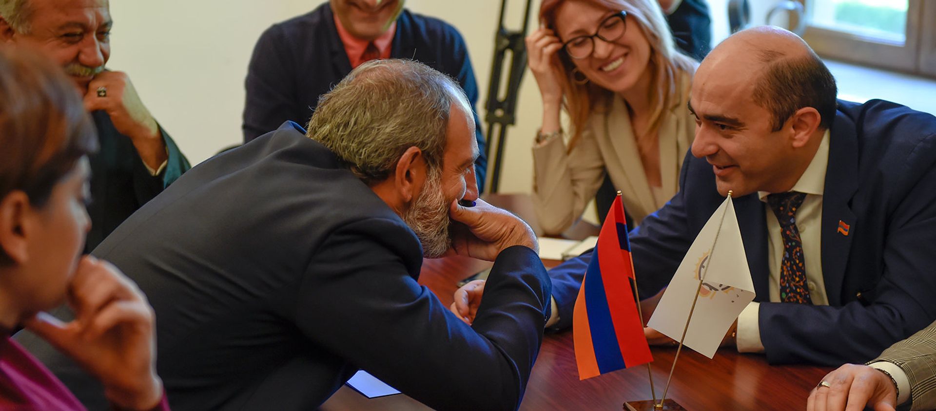 Депутаты оппозиционной фракции Елк в НС (30 апреля 2018). Еревaн - Sputnik Արմենիա, 1920, 02.03.2021