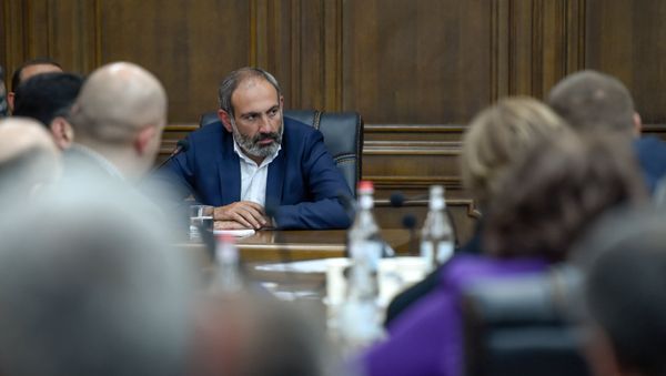 Встреча парламентской фракции РПА с кандидатом в Премьеры Николом Пашиняном (30 апреля 2018). Еревaн - Sputnik Армения