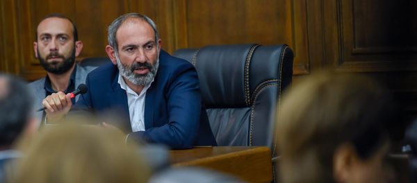 Встреча парламентской фракции РПА с кандидатом в Премьеры Николом Пашиняном (30 апреля 2018). Еревaн - Sputnik Армения