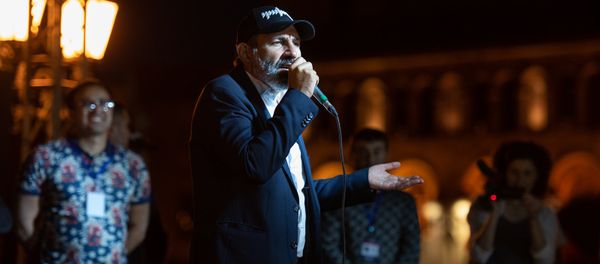 Речь Никола Пашиняна во время митинга на площади Республики (30 апреля 2018). Еревaн Речь Никола Пашиняна во время митинга на площади Республики (30 апреля 2018). Еревaн - Sputnik Армения
