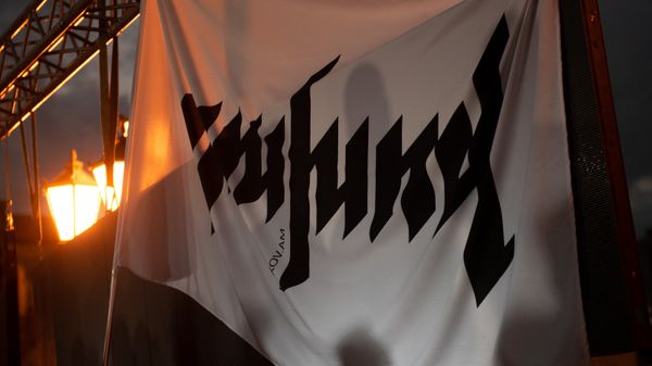 Во время митинга на площади Республики (30 апреля 2018). Еревaн - Sputnik Армения