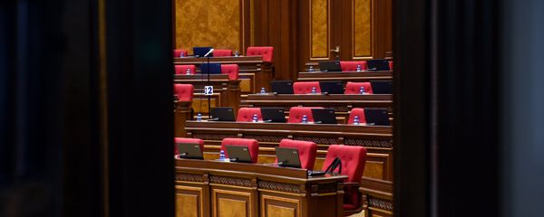 Зал заседаний НС Армении перед выборами (1 мая 2018). Еревaн Зал заседаний НС Армении перед выборами (1 мая 2018). Еревaн - Sputnik Армения