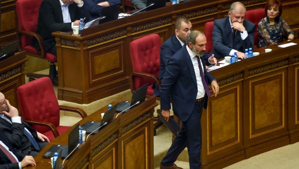 Специальное заседание парламента по выборам нового премьер-министра Армении (1 мая 2018). Еревaн Специальное заседание парламента по выборам нового премьер-министра Армении (1 мая 2018). Еревaн - Sputnik Армения