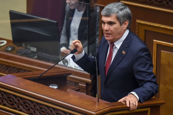 Депутат НС Арам Завенович Саркисян во время специального заседания парламента по выборам нового премьер-министра Армении (1 мая 2018). Еревaн - Sputnik Армения