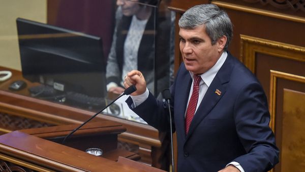 Депутат НС Арам Завенович Саркисян во время специального заседания парламента по выборам нового премьер-министра Армении (1 мая 2018). Еревaн - Sputnik Армения