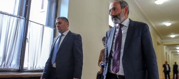 Никол Пашинян во время специального заседания парламента по выборам нового премьер-министра Армении (1 мая 2018). Еревaн - Sputnik Армения