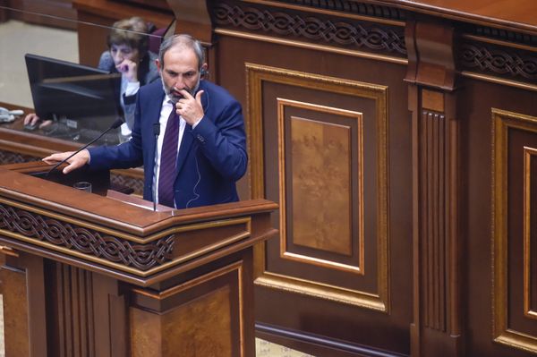 Никол Пашинян на специальном заседании парламента по выборам нового премьер-министра Армении (1 мая 2018). Еревaн - Sputnik Армения