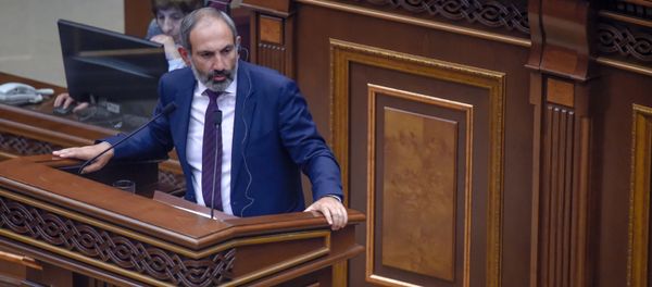 Никол Пашинян на специальном заседании парламента по выборам нового премьер-министра Армении (1 мая 2018). Еревaн - Sputnik Армения