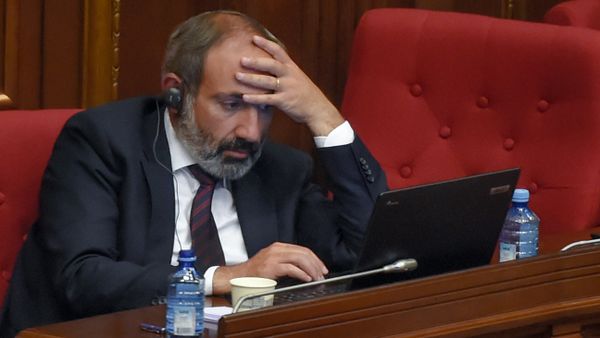 Никол Пашинян на специальном заседании парламента по выборам нового премьер-министра Армении (1 мая 2018). Еревaн - Sputnik Армения