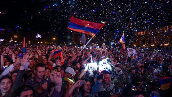 Площадь Республики после специального заседания парламента (1 мая 2018). Еревaн - Sputnik Արմենիա
