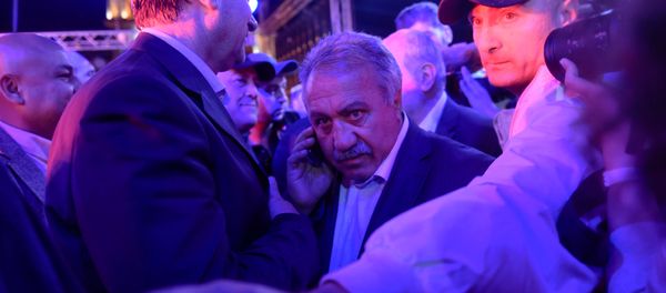 Сасун Микаелян на митинге на площади Республики после специального заседания парламента (1 мая 2018). Еревaн - Sputnik Армения