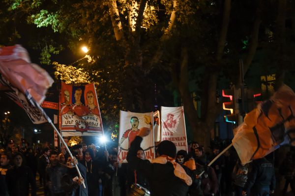 Акция протеста армянских футбольных фанатов  (First Armenian Front (FAF)), требующих отставки президента Федерации футбола Армении Рубена Айрапетяна - Sputnik Армения