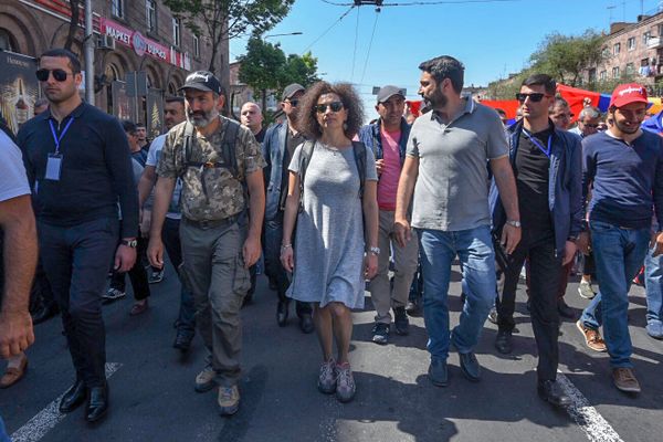 Шествие оппозиции во главе с Николом Пашиняном по проспекту Аршакуняц (2 мая 2018). Еревaн - Sputnik Армения