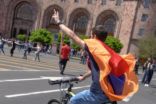 Активисты на заблокированной площади Республики (2 мая 2018). Ереван - Sputnik Армения