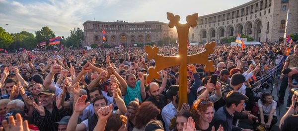 Митинг на площади Республики (2 мая 2018). Еревaн - Sputnik Արմենիա