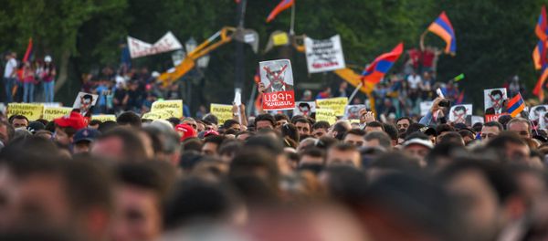 Mитинг на площади Республики (2 мая 2018). Еревaн - Sputnik Армения