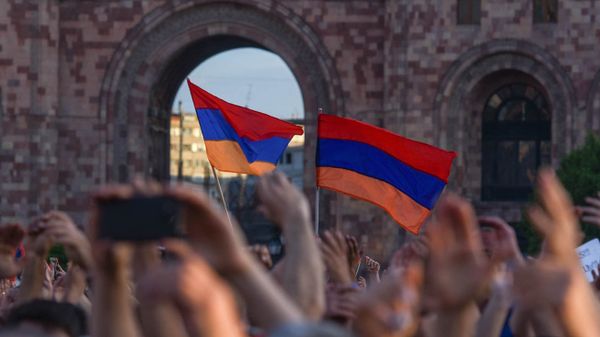 Митинг на площади Республики (2 мая 2018). Еревaн - Sputnik Армения