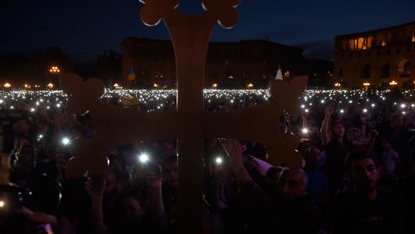Митинг на площади Республики (2 мая 2018). Еревaн Митинг на площади Республики (2 мая 2018). Еревaн - Sputnik Армения