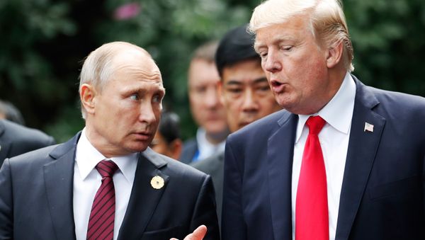 Президенты России и США Владимир Путин и Дональд Трамп во время саммита лидеров Азиатско-Тихоокеанского экономического сотрудничества (11 ноября 2017). Дананг, Вьетнам Президенты России и США Владимир Путин и Дональд Трамп во время саммита лидеров Азиатско-Тихоокеанского экономического сотрудничества (11 ноября 2017). Дананг, Вьетнам - Sputnik Армения