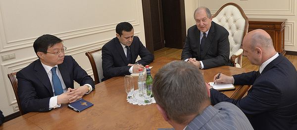 Президент Армении Армен Саркисян встретился с международными послами (3 мая 2018). Еревaн - Sputnik Армения