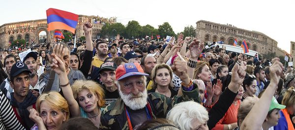 Mитинг на площади Республики (2 мая 2018). Еревaн - Sputnik Армения