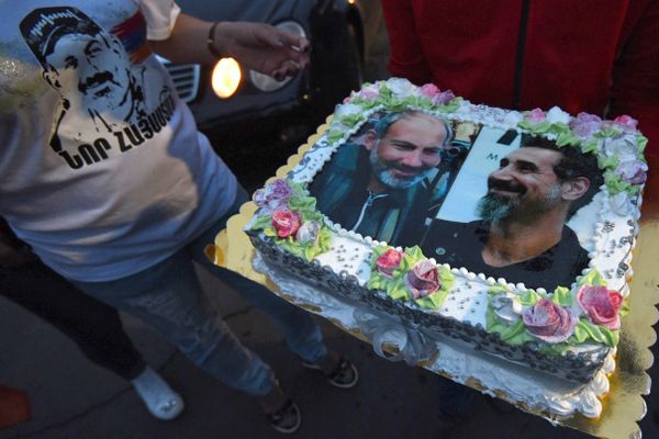 Серж Танкян прибыл в Ереван (7 мая 2018). Аэропорт Звартнoц Серж Танкян прибыл в Ереван (7 мая 2018). Аэропорт Звартнoц - Sputnik Արմենիա
