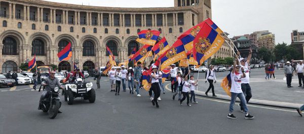 Сторонники Никола Пашиняна собираются на площади Республики (8 мая 2018). Еревaн - Sputnik Արմենիա