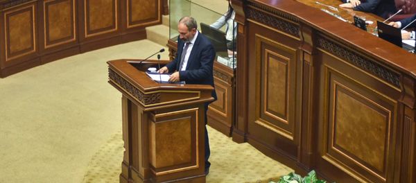 Кандидат в премьер-министры Армении Никол Пашинян в Национальном Собрании Армении (8 мая 2018). Еревaн - Sputnik Армения