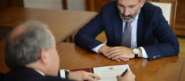 Президент и премьер-министр Армении Армен Саркисян и Никол Пашинян (8 мая 2018). Еревaн - Sputnik Армения