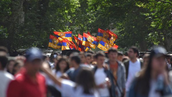 Улица Вазгена Саркисяна после выбора Никола Пашиняна премьер-министром Армении (8 мая 2018). Еревaн - Sputnik Արմենիա