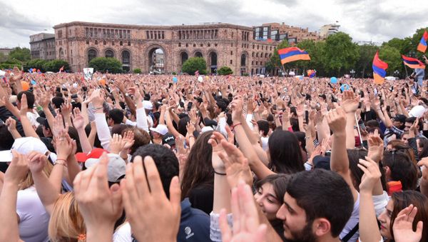 Площадь Республики после выбора Никола Пашиняна премьер-министром Армении (8 мая 2018). Еревaн - Sputnik Արմենիա