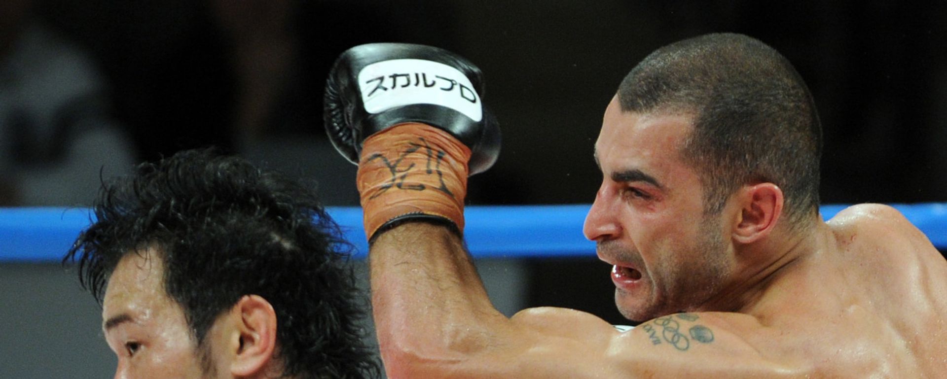 Поединок на звание чемпиона мира по версии WBC между действующим чемпионом Синсуке Яманака и Виком Дарчиняном (6 аперля 2012). Токио, Япония - Sputnik Արմենիա, 1920, 08.05.2018