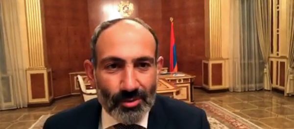 Премьер-министр Армении Никол Пашинян показал свой кабинет в прямом эфире Премьер-министр Армении Никол Пашинян показал свой кабинет в прямом эфире - Sputnik Армения