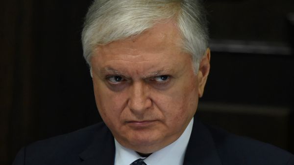 Врио министра иностранных дел Эдвард Налбандян на заседании правительства Армении (11 мая 2018). Еревaн - Sputnik Армения