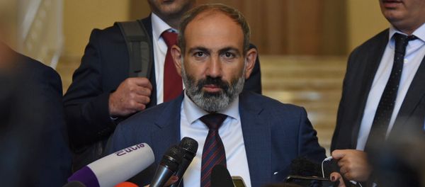 Беседа с журналистами премьер-министра Армении Никола Пашиняна после заседания правительства (11 мая 2018). Еревaн - Sputnik Արմենիա