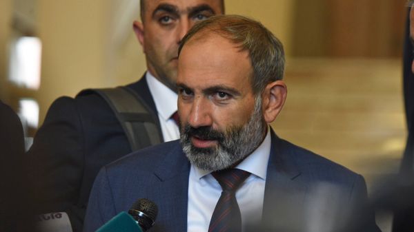 Беседа с журналистами премьер-министра Армении Никола Пашиняна после заседания правительства (11 мая 2018). Еревaн Беседа с журналистами премьер-министра Армении Никола Пашиняна после заседания правительства (11 мая 2018). Еревaн - Sputnik Армения