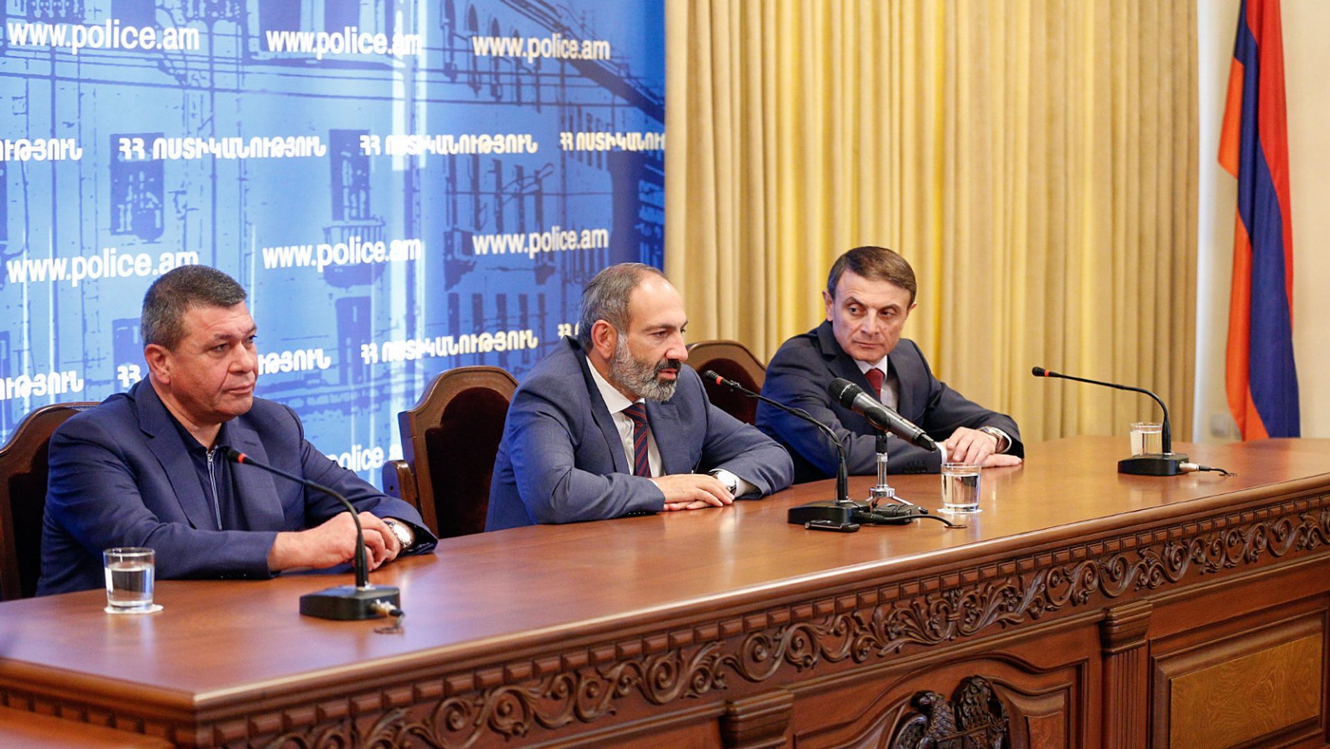 Ոստիկանության ղեկավար կազմին վարչապետ Նիկոլ Փաշինյանը ներկայացրել է նոր ղեկավարին (11.05.2018թ.)։ Երևան Ոստիկանության ղեկավար կազմին վարչապետ Նիկոլ Փաշինյանը ներկայացրել է նոր ղեկավարին (11.05.2018թ.)։ Երևան - Sputnik Արմենիա, 1920, 08.07.2024