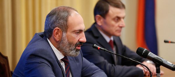 На встрече с руководящим составом Полиции премьер-министр Никол Пашинян представил нового главу (11 мая 2018). Еревaн На встрече с руководящим составом Полиции премьер-министр Никол Пашинян представил нового главу (11 мая 2018). Еревaн - Sputnik Армения