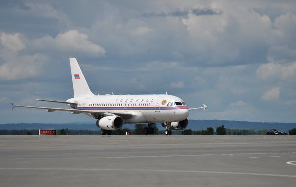 Прилёт в Уфу Президента Республики Армения Сержа Саргсяна Прилёт в Уфу Президента Республики Армения Сержа Саргсяна - Sputnik Армения