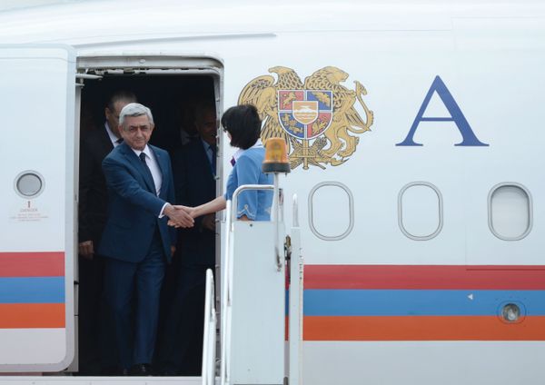 Прилёт в Уфу Президента Республики Армения Сержа Саргсяна Прилёт в Уфу Президента Республики Армения Сержа Саргсяна - Sputnik Армения